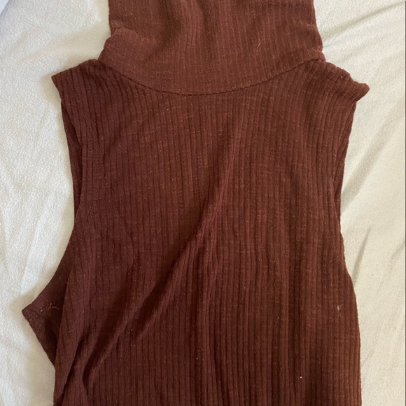 Brown turtle neck tank top with tie at the front - Picture 8 of 11